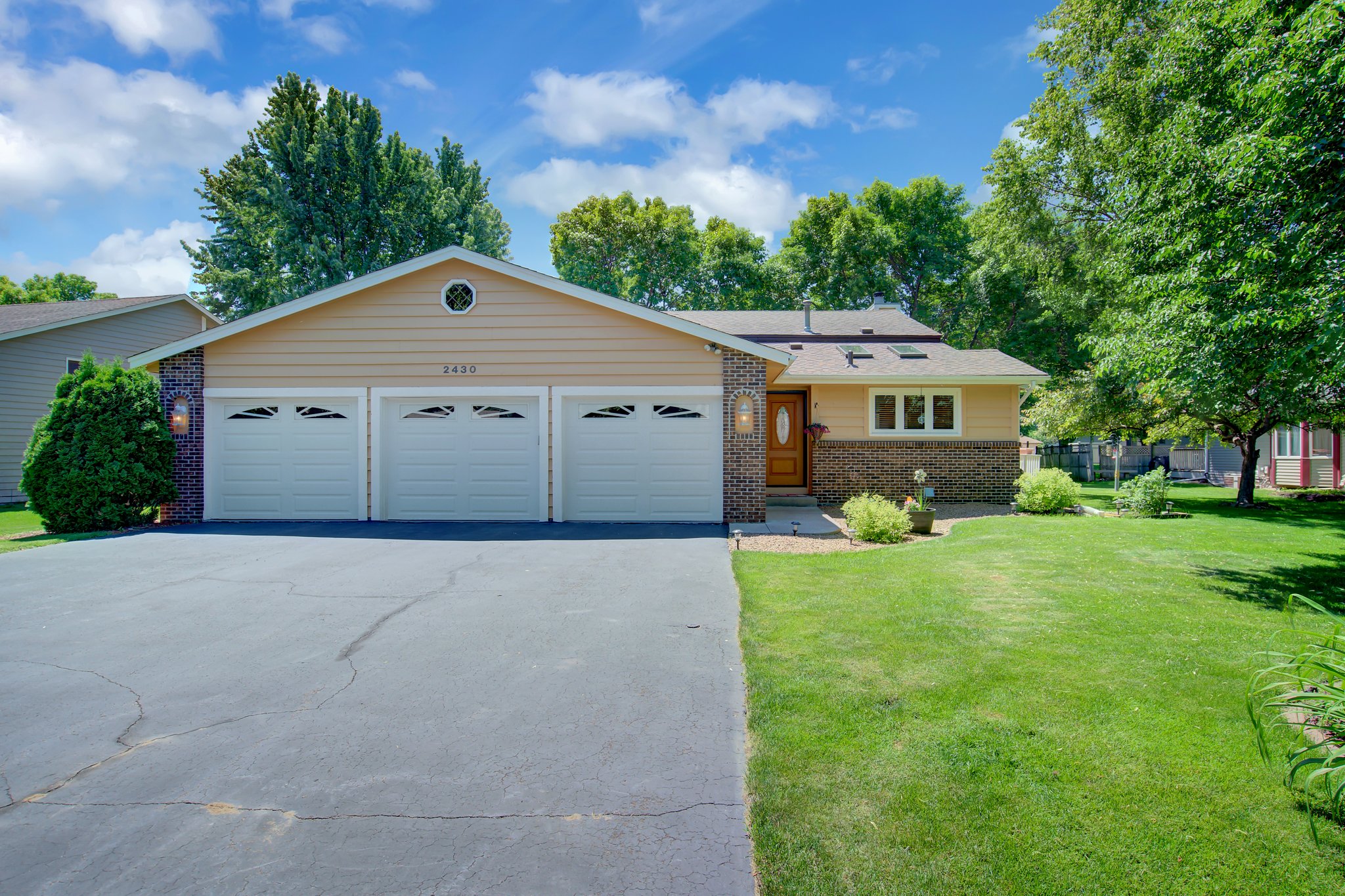  2430 Emerald Ln, Shakopee, MN 55379, US