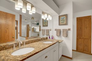  2430 Emerald Ln, Shakopee, MN 55379, US Photo 26
