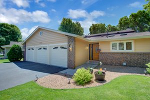  2430 Emerald Ln, Shakopee, MN 55379, US Photo 8