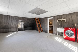  Photo 33