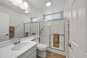  Photo 47