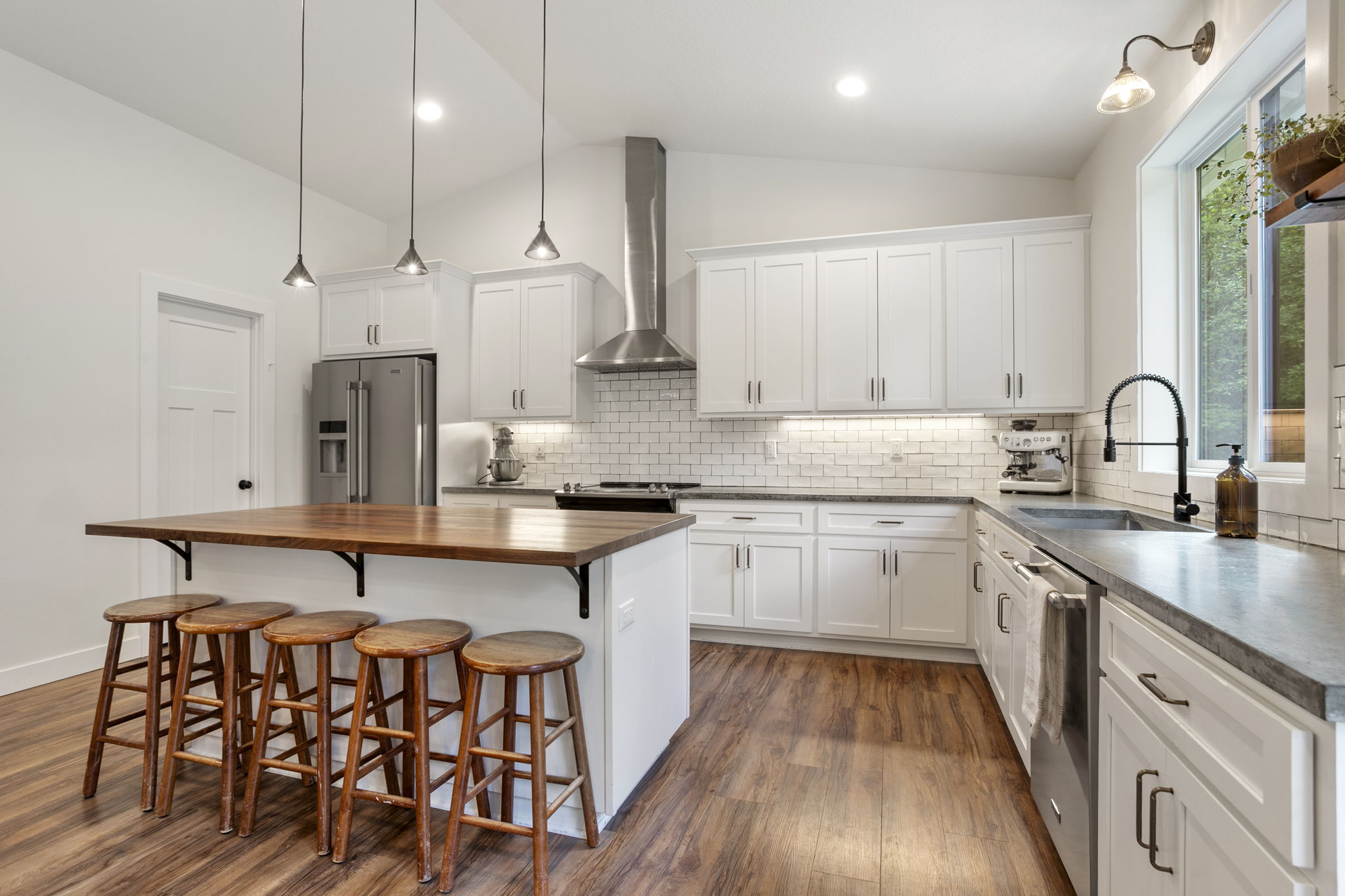 Photo 27