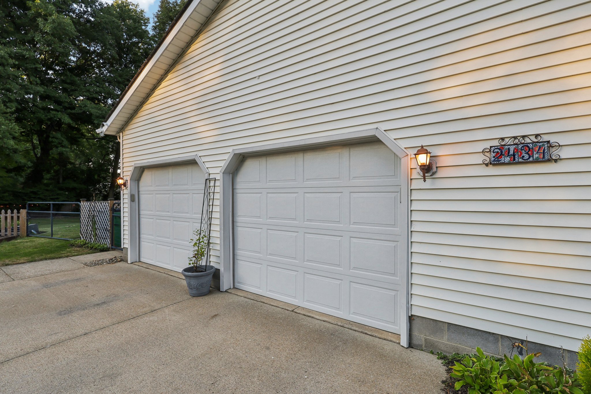 Beechersbrook Ln-002.jpg