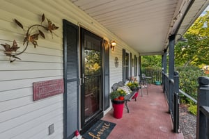Beechersbrook Ln-004.jpg