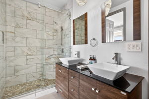 Guest Bathroom 3 - 2 of 2