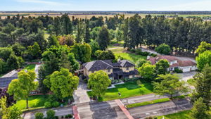  Photo 31