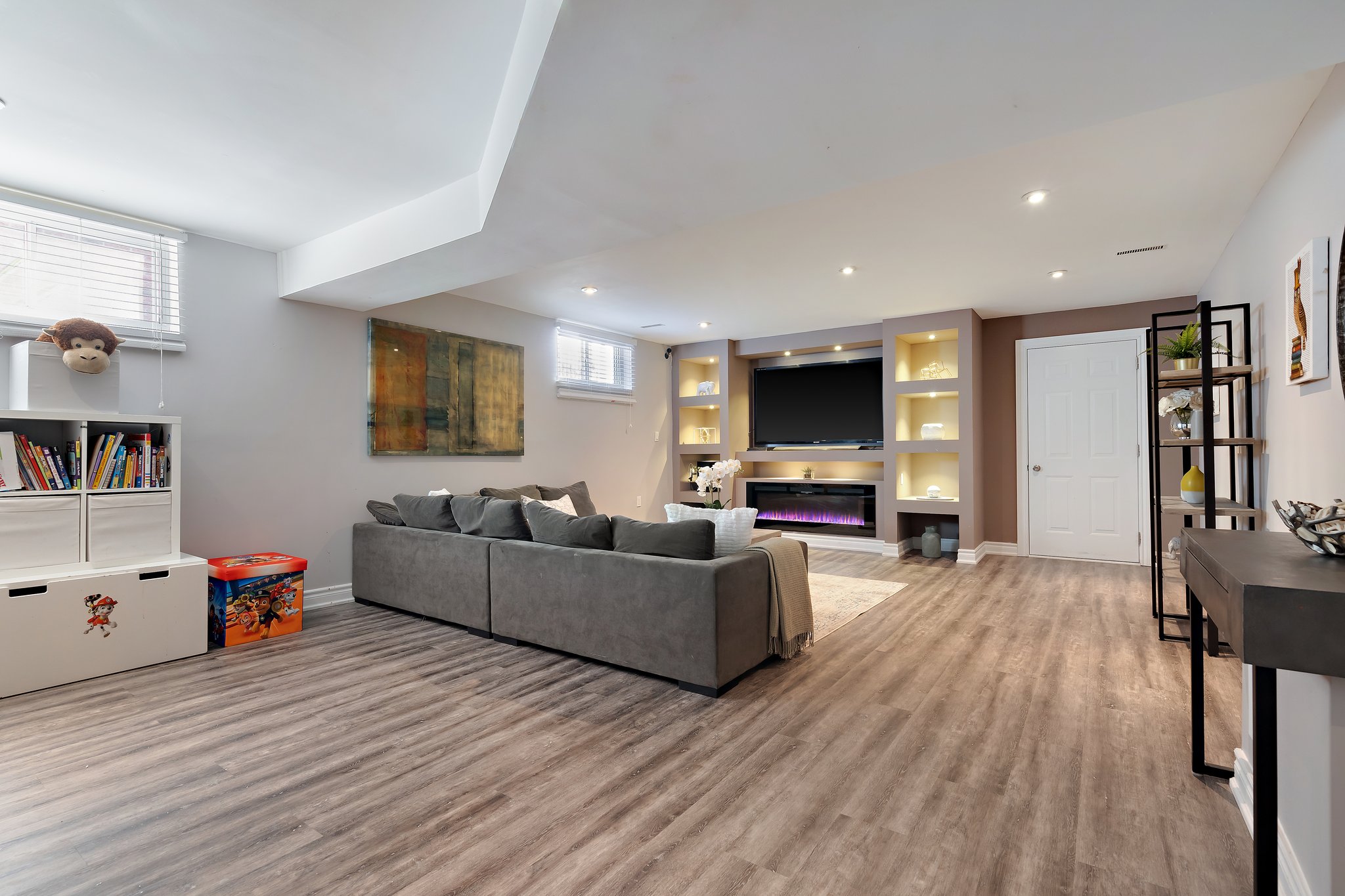 2435 Rosemary Dr, Mississauga, ON L5C 1X1 JT Home Tours