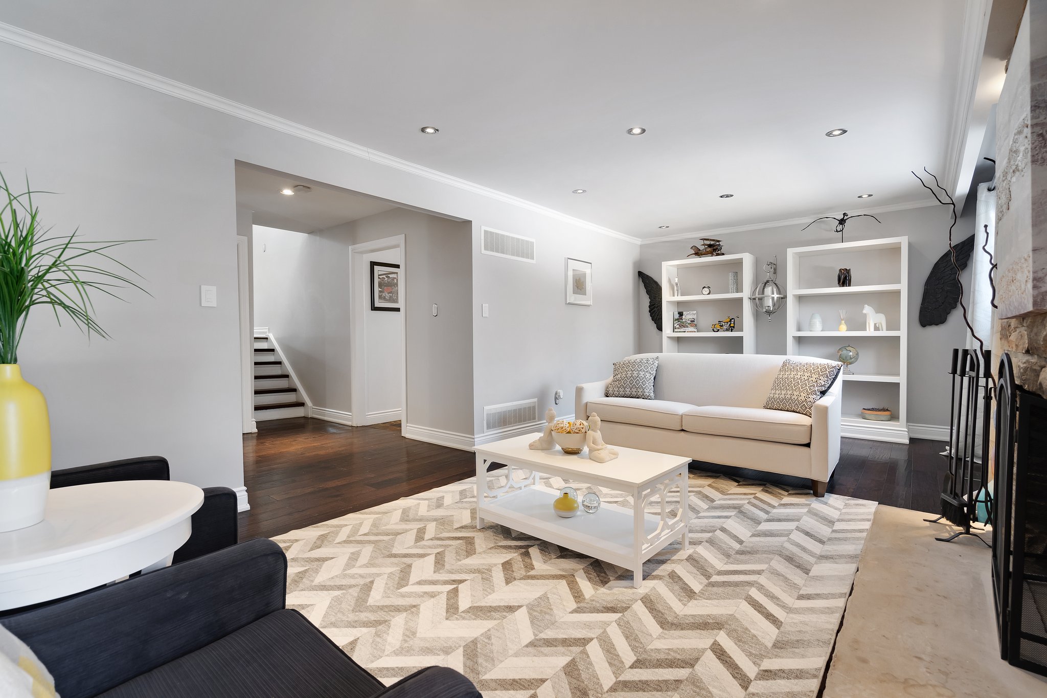 2435 Rosemary Dr, Mississauga, ON L5C 1X1 JT Home Tours