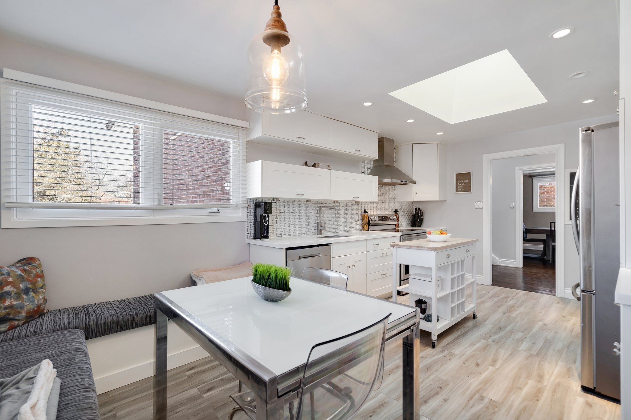 2435 Rosemary Dr, Mississauga, ON L5C 1X1 JT Home Tours