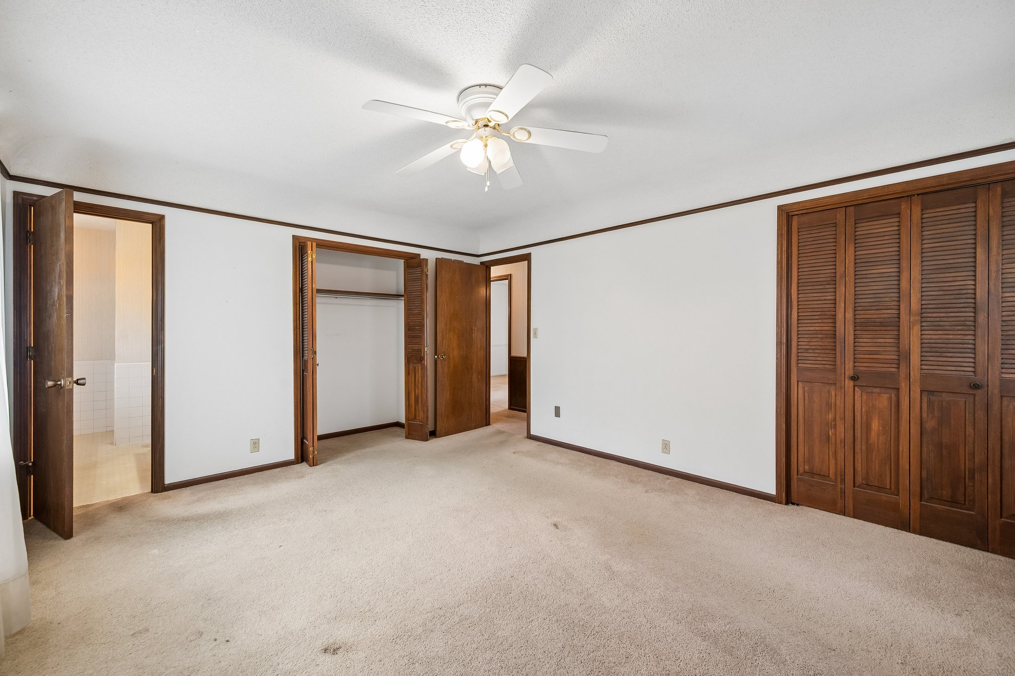 9018 - 24356 W 55th St_015.jpg