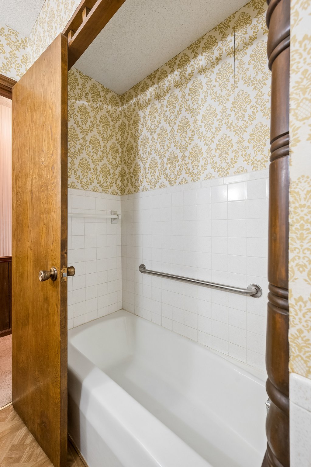 9018 - 24356 W 55th St_020.jpg