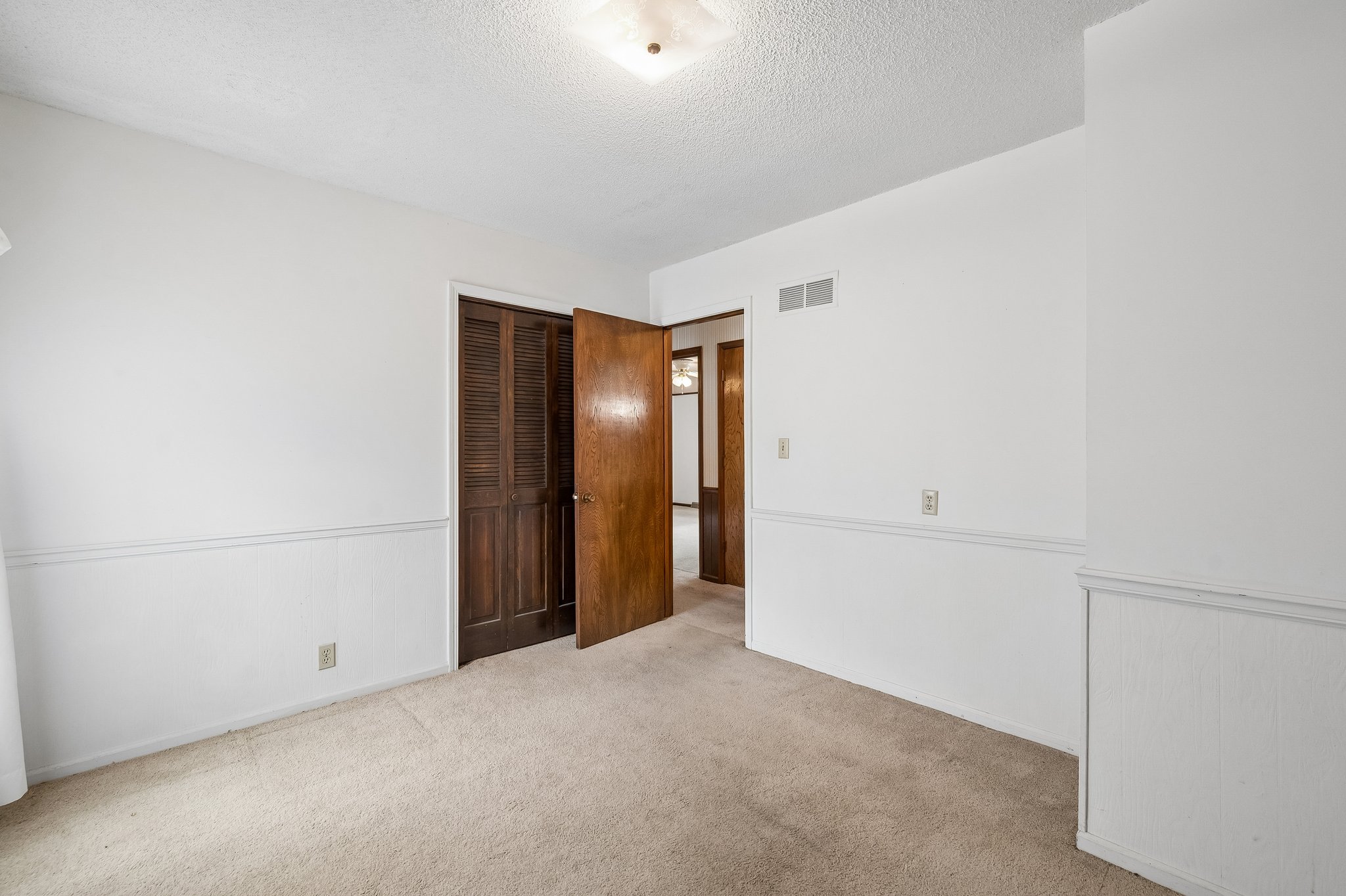 9018 - 24356 W 55th St_022.jpg