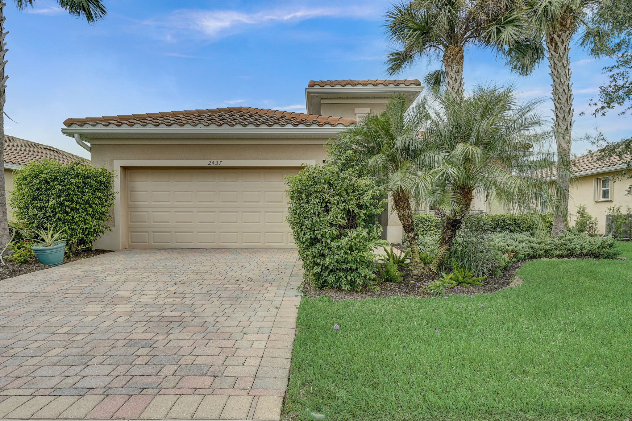 Caslotti Way-002