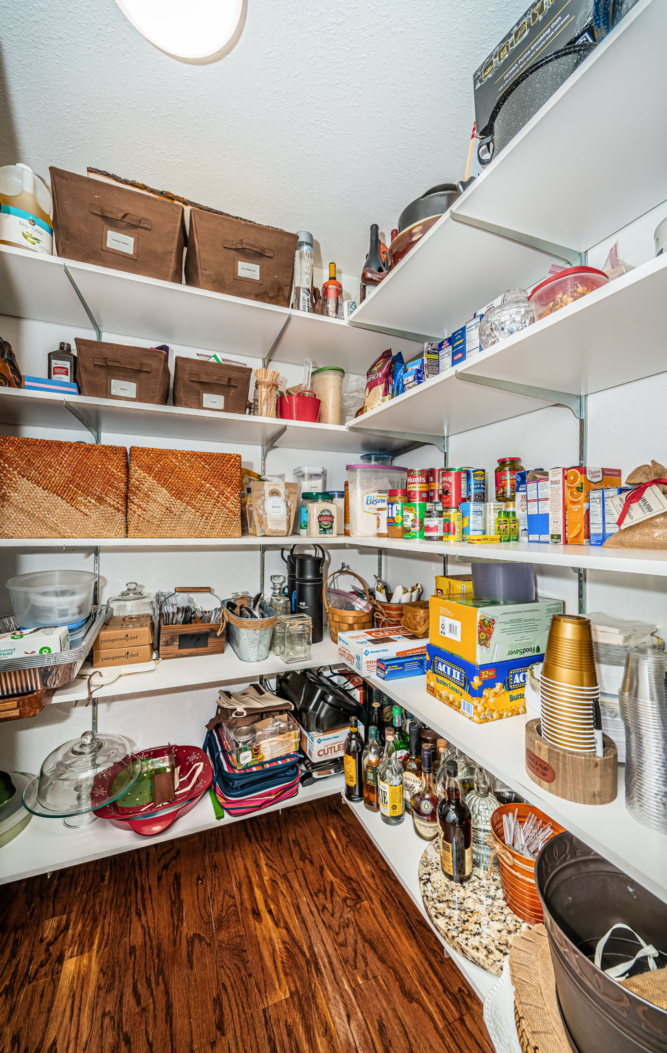 Kitchen Pantry1b