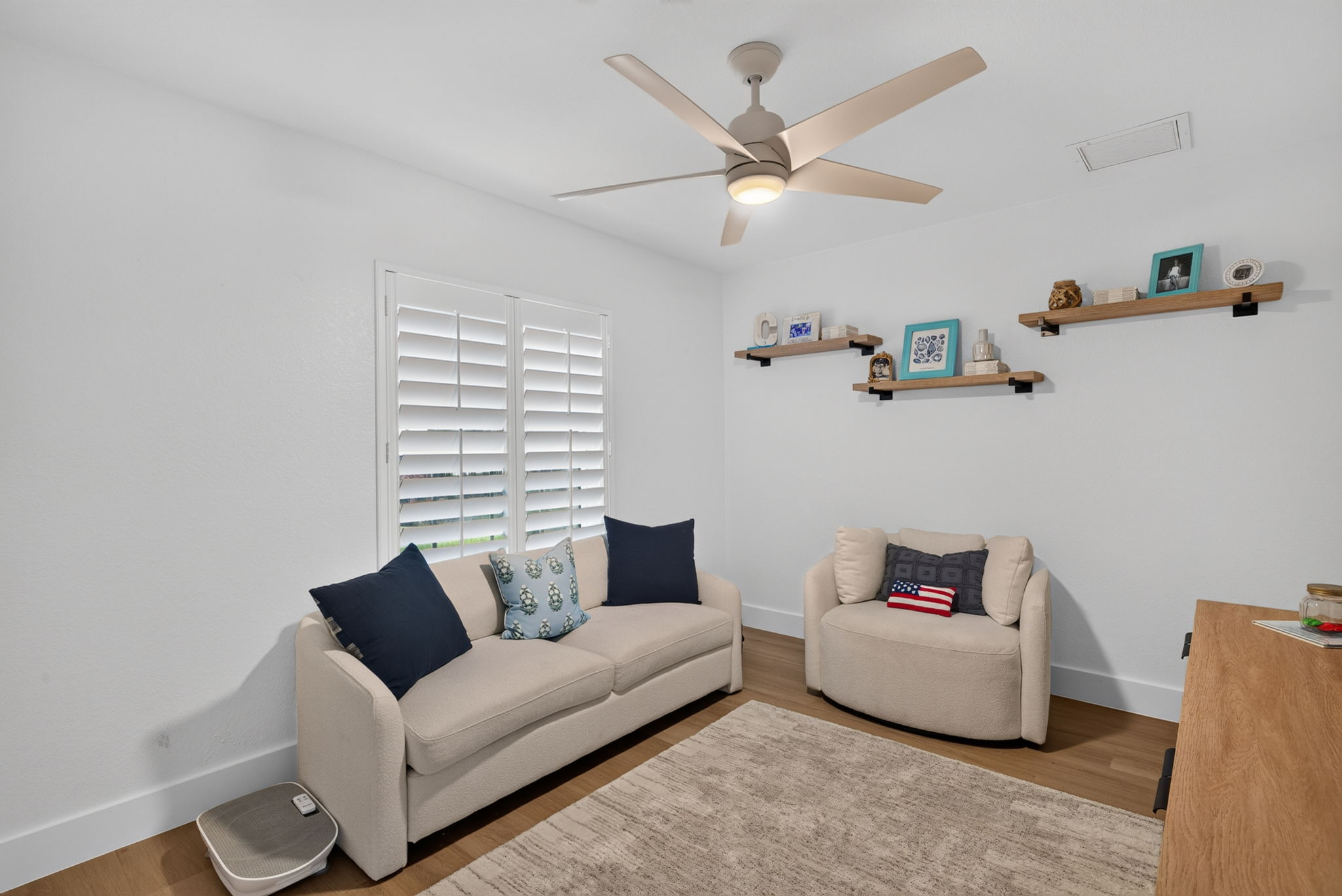 Family Room 1 of 2