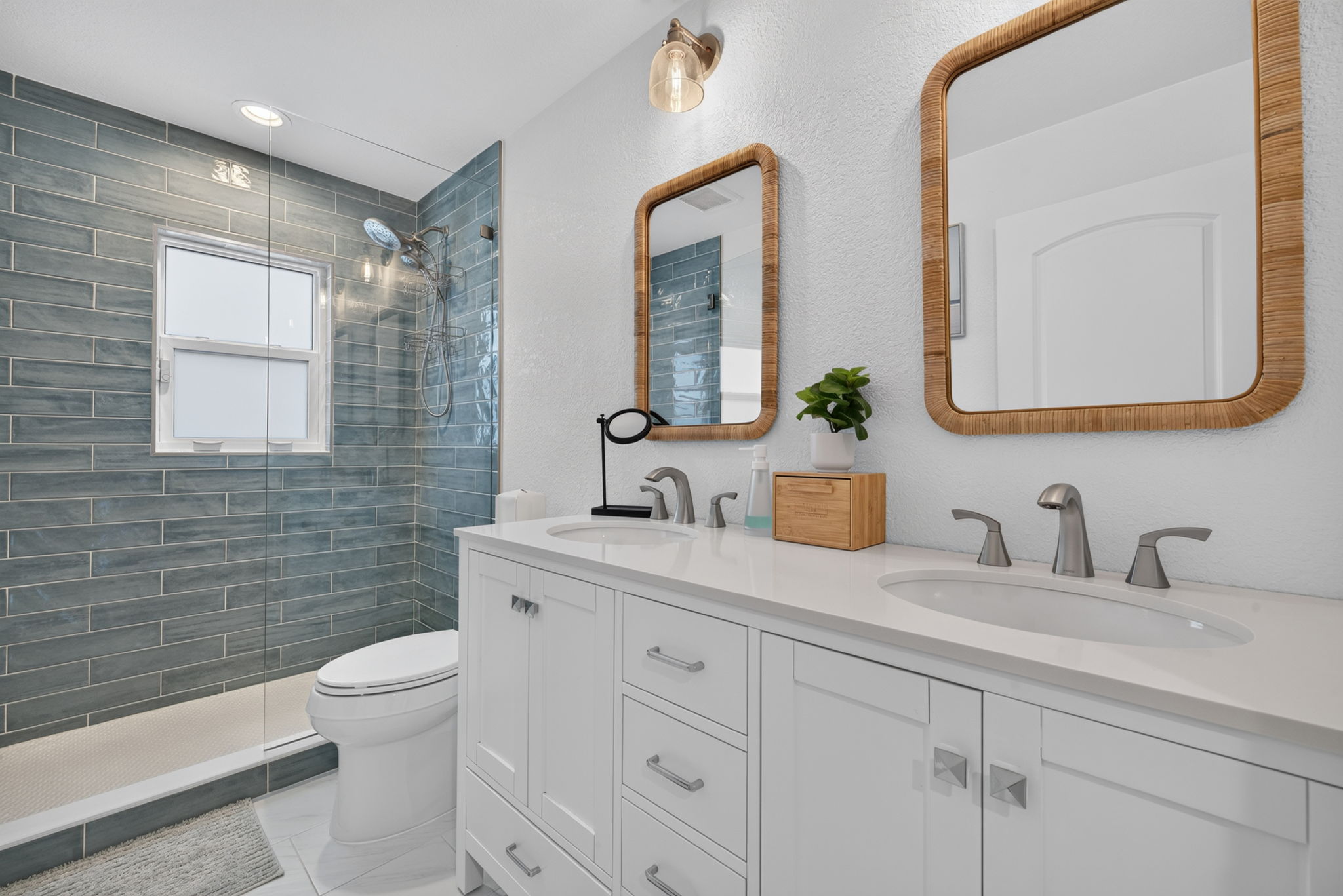 Guest Bathroom 2