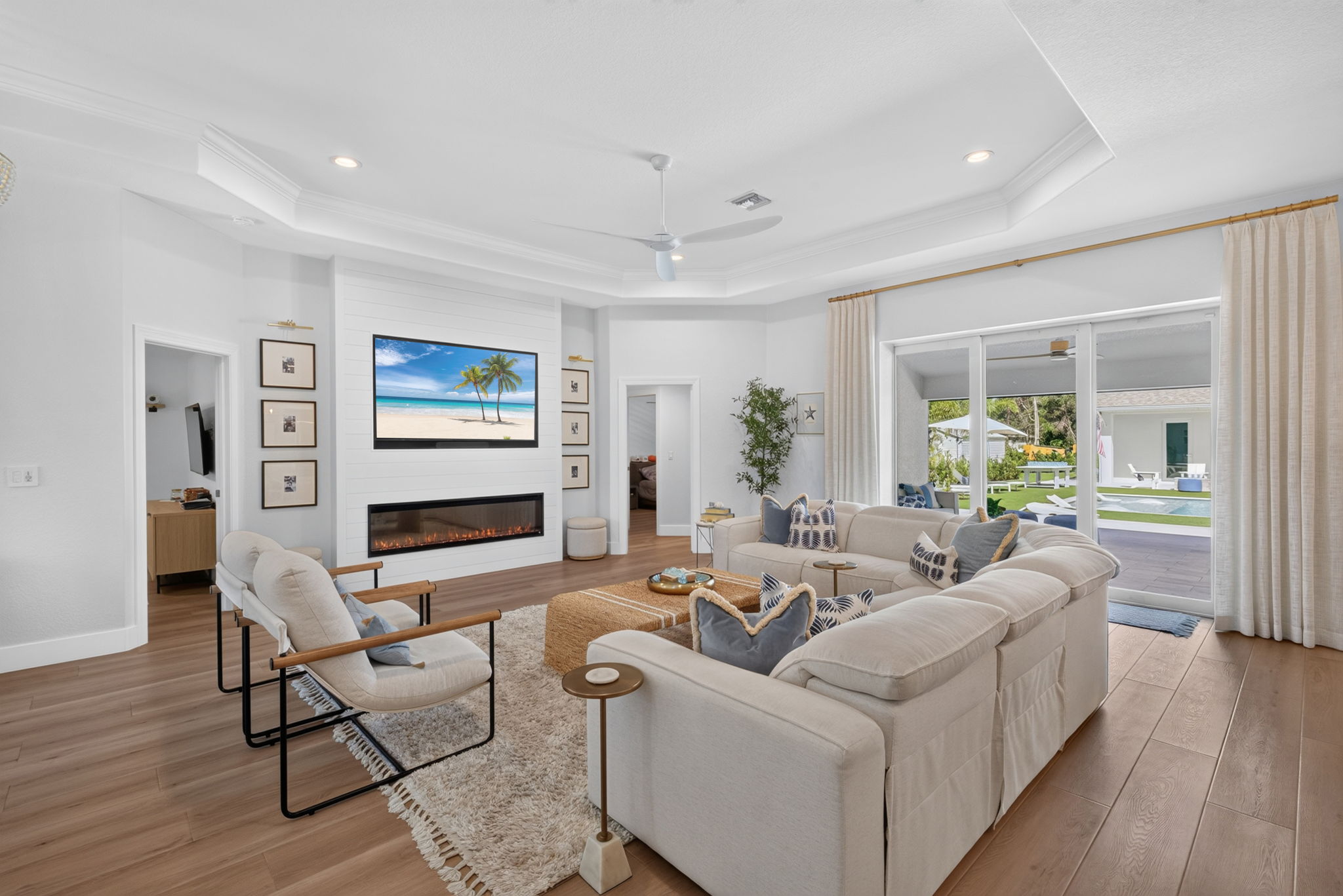 Living Room 4 of 4