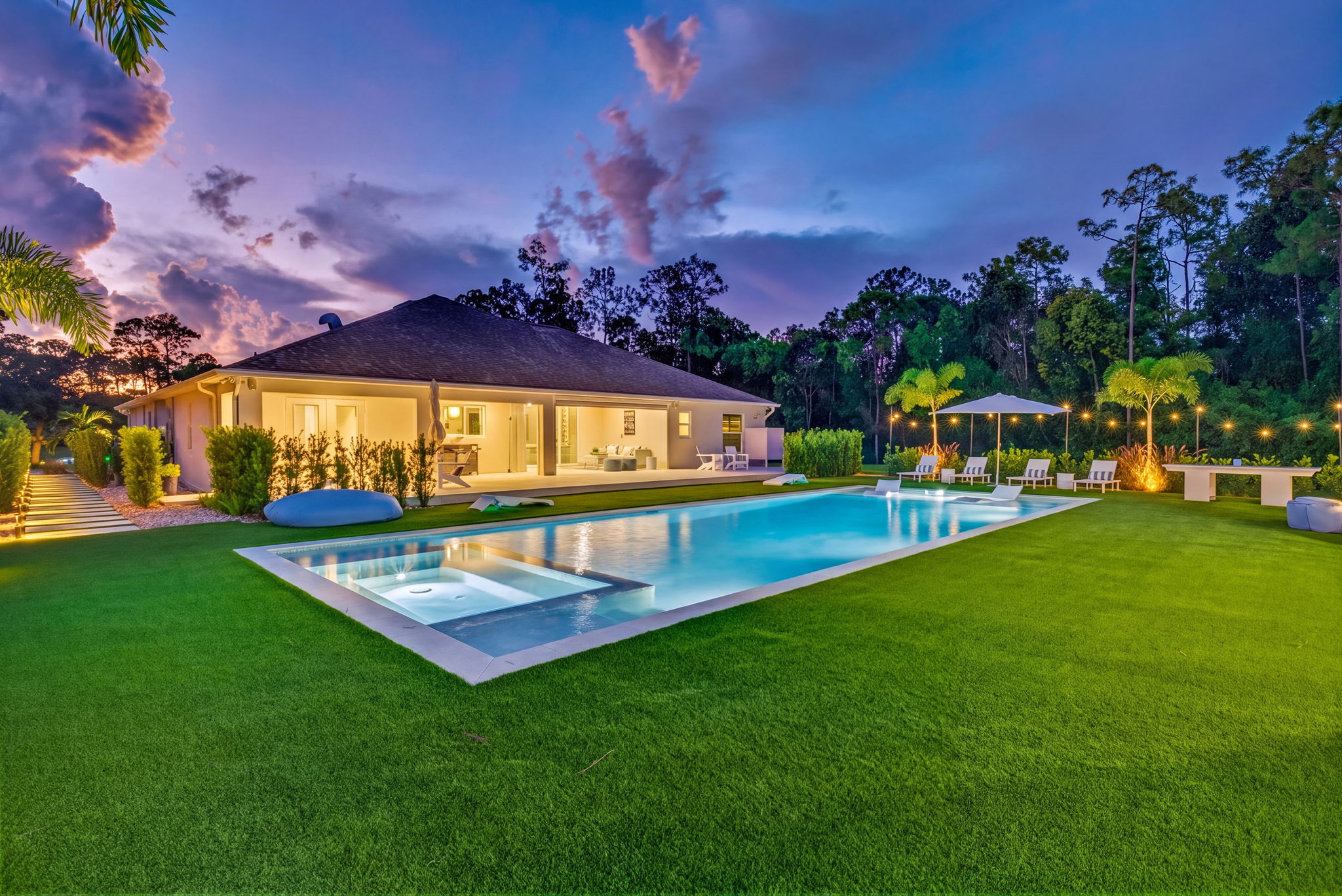 Pool Twilight 1