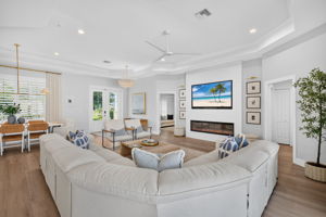 Living Room 3 of 4