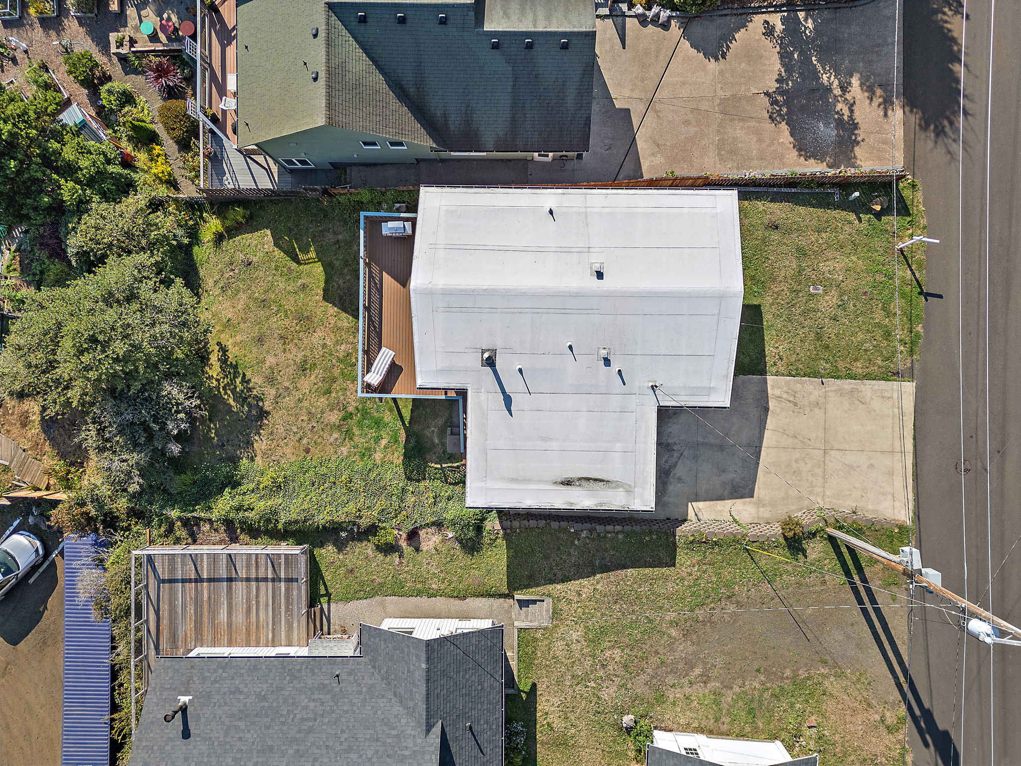 244 E 3RD - 27