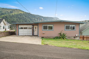 244 E 3RD - 02