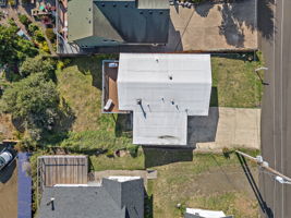 244 E 3RD - 27