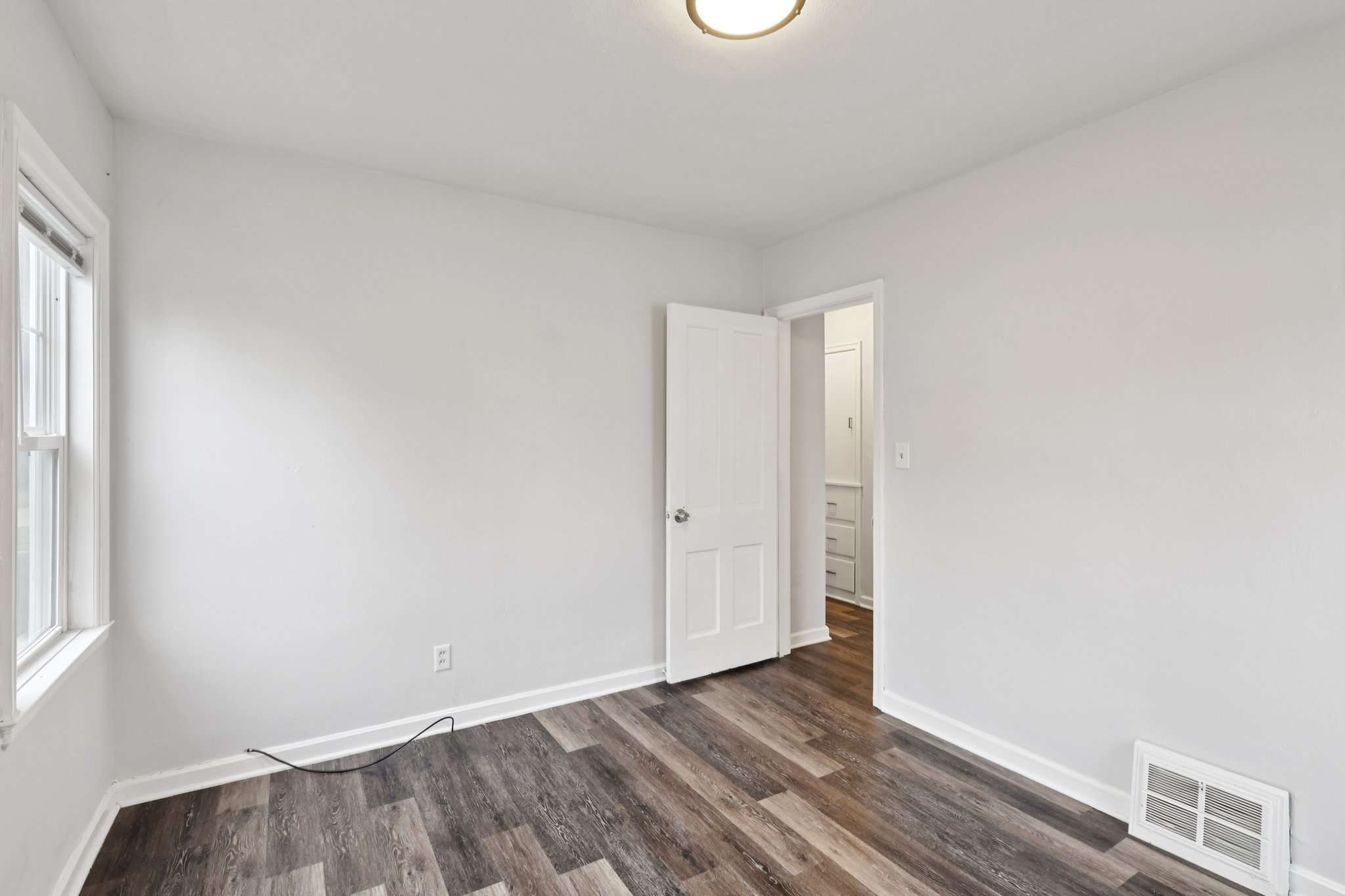 E Catawba Ave-S0112-016.jpg