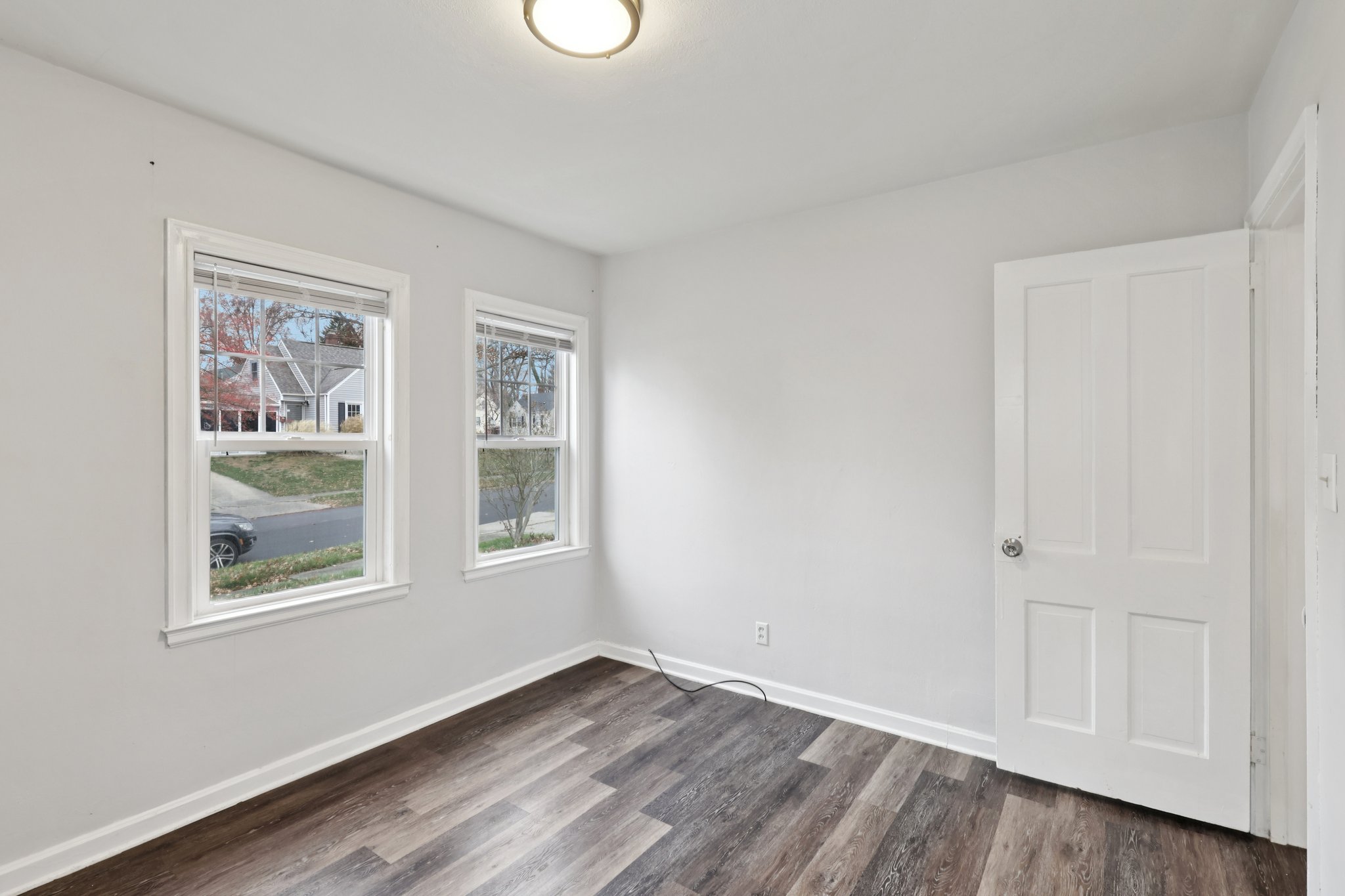 E Catawba Ave-S0112-017.jpg