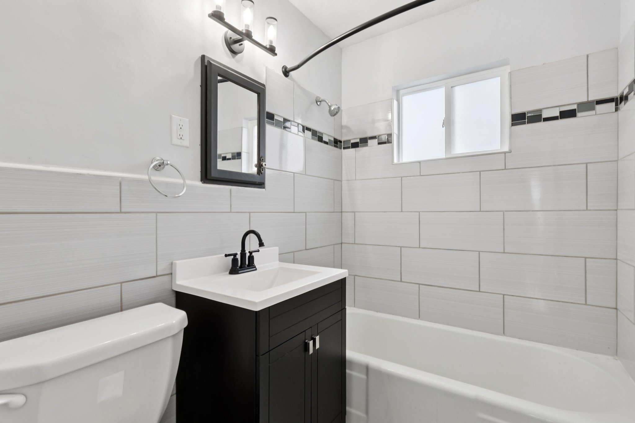 E Catawba Ave-S0112-018.jpg