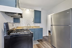 E Catawba Ave-S0112-007.jpg