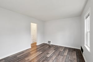 E Catawba Ave-S0112-012.jpg