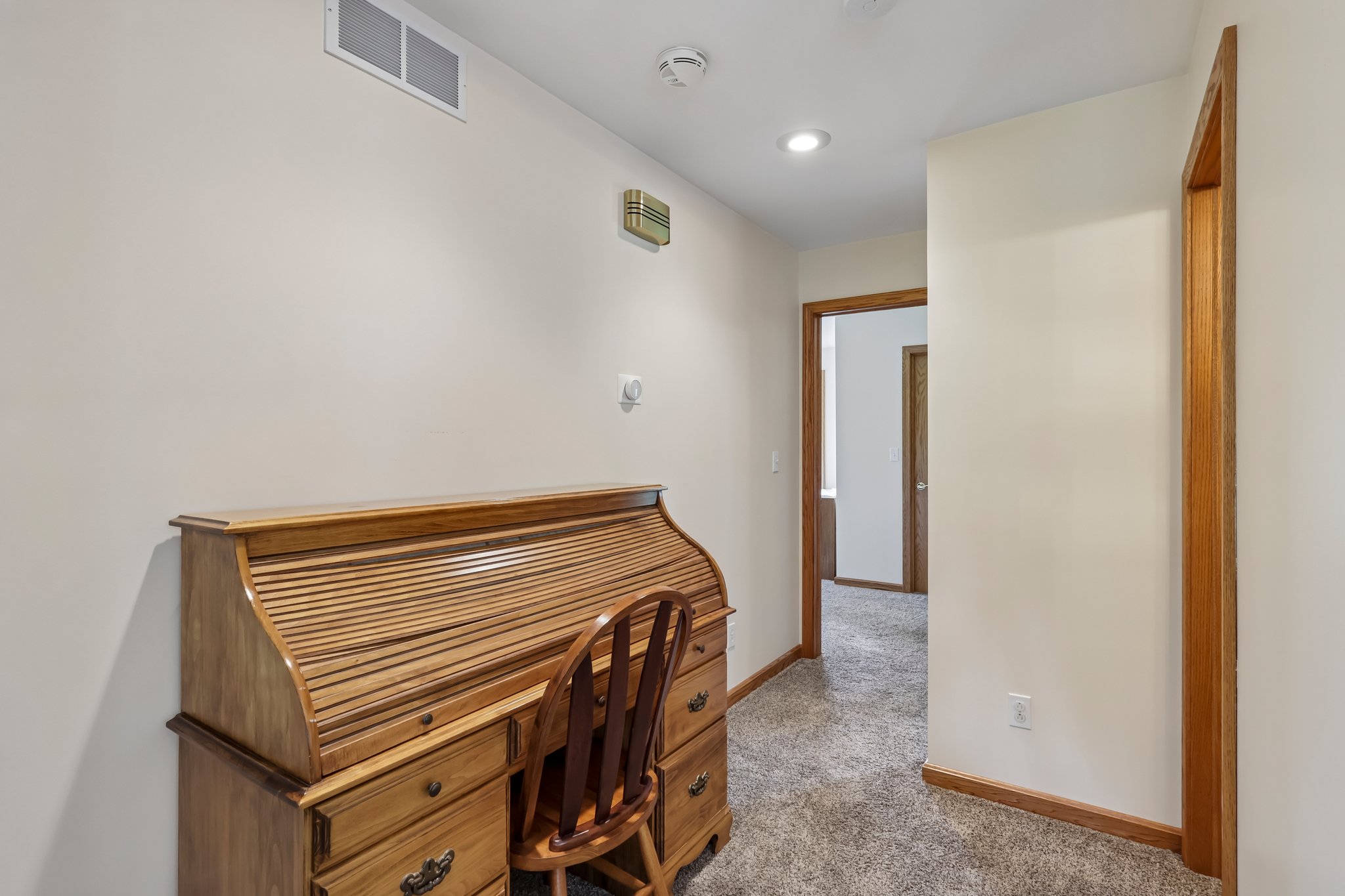 W Beechwood Rd-S2305-013.jpg