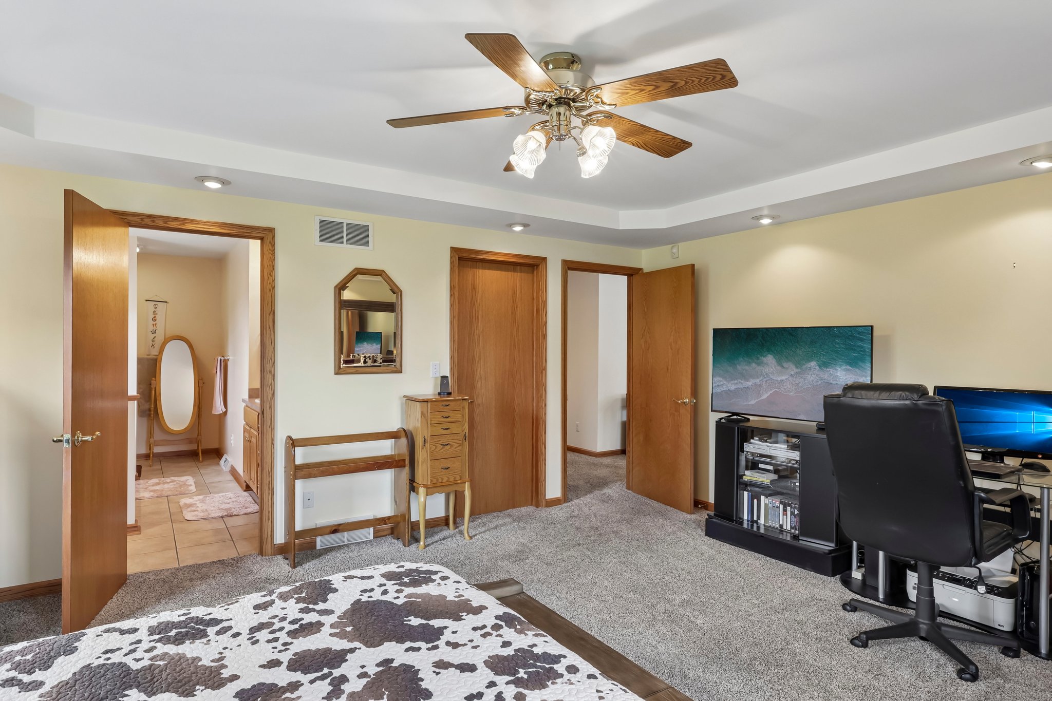 W Beechwood Rd-S2305-034.jpg