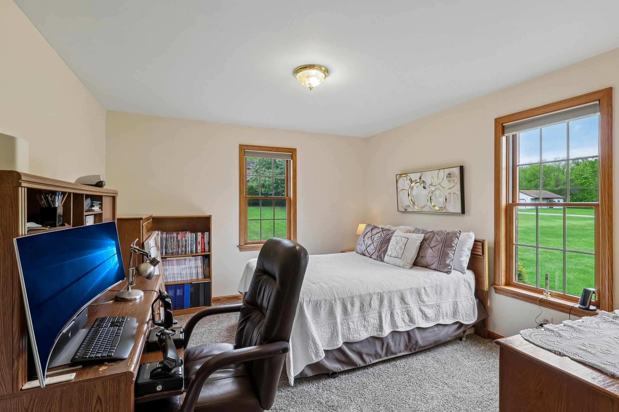 W Beechwood Rd-S2305-042.jpg