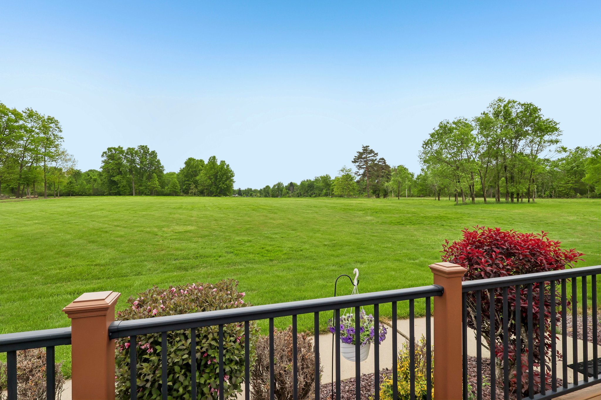 W Beechwood Rd-S2305-061.jpg