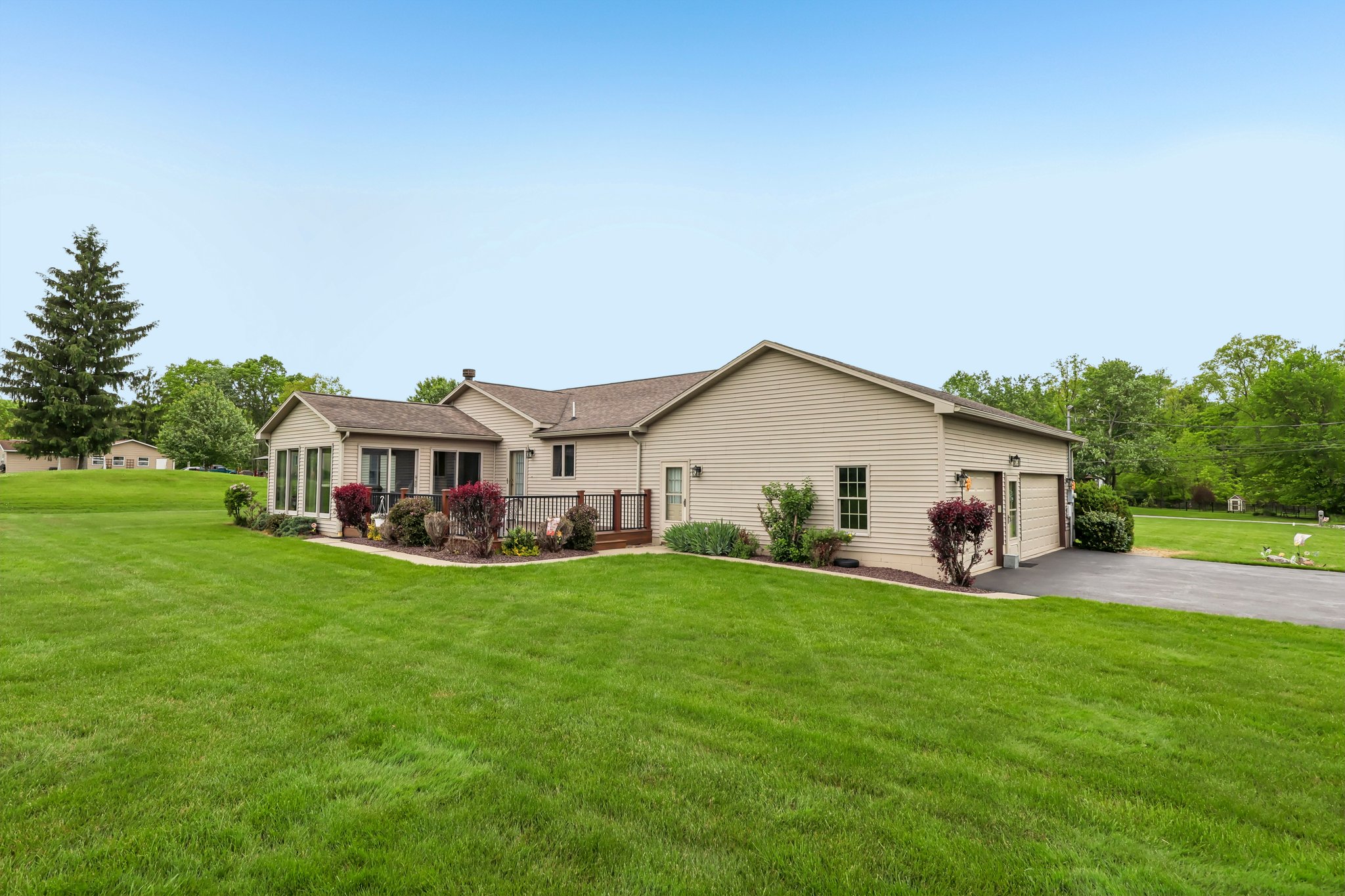 W Beechwood Rd-S2305-063.jpg