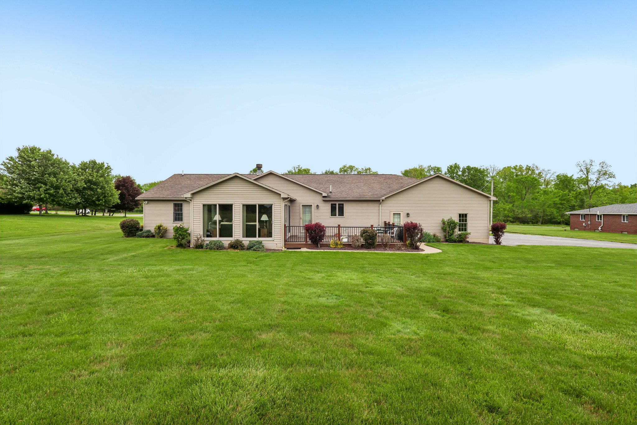 W Beechwood Rd-S2305-064.jpg