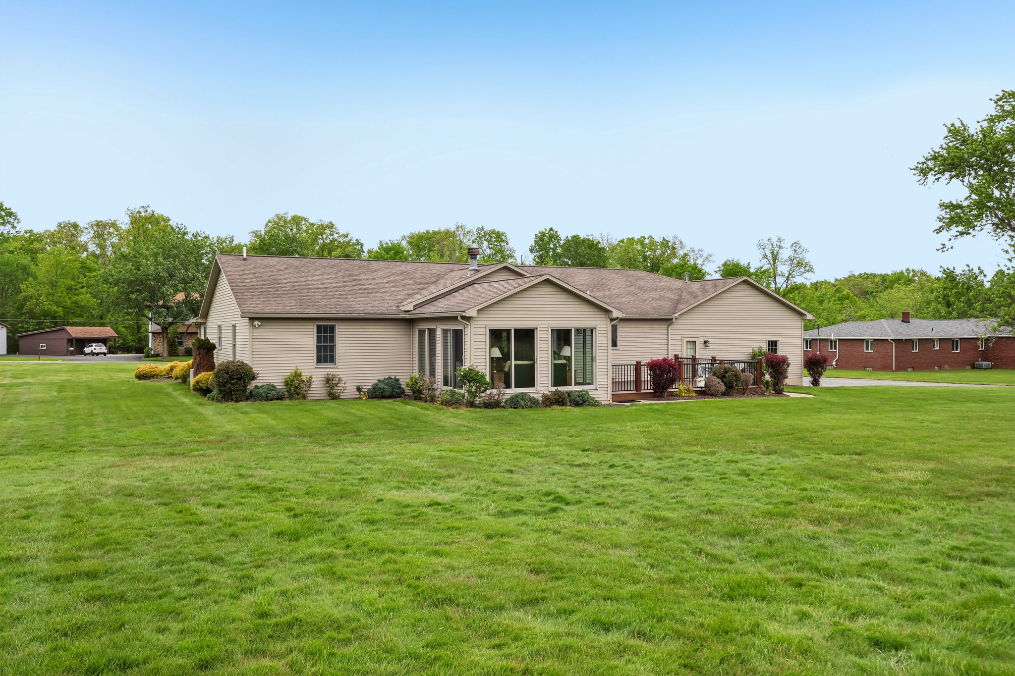 W Beechwood Rd-S2305-065.jpg