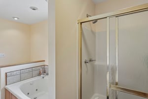 W Beechwood Rd-S2305-038.jpg