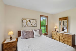 W Beechwood Rd-S2305-043.jpg