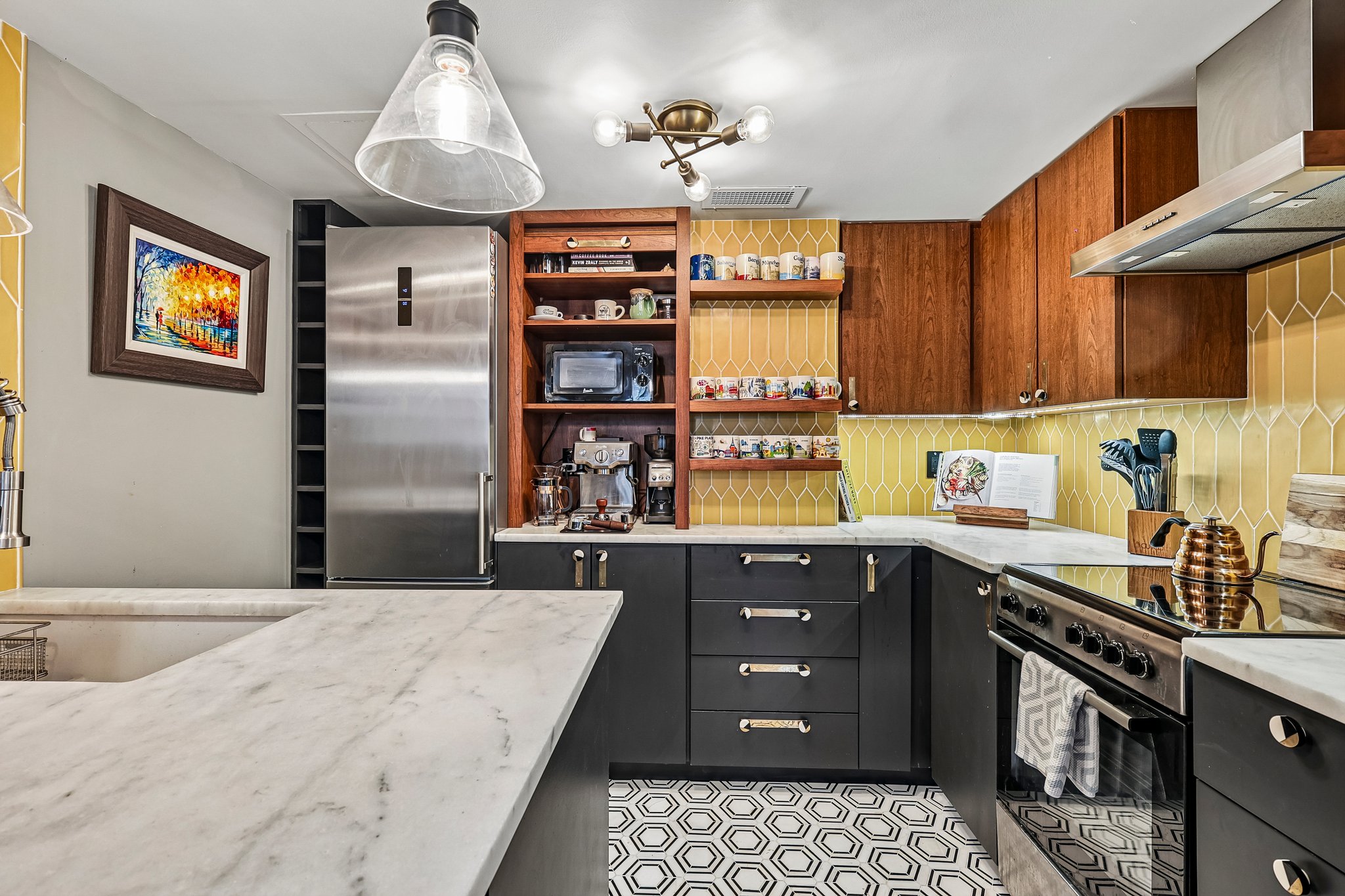 16th St 104-S1510-017.jpg