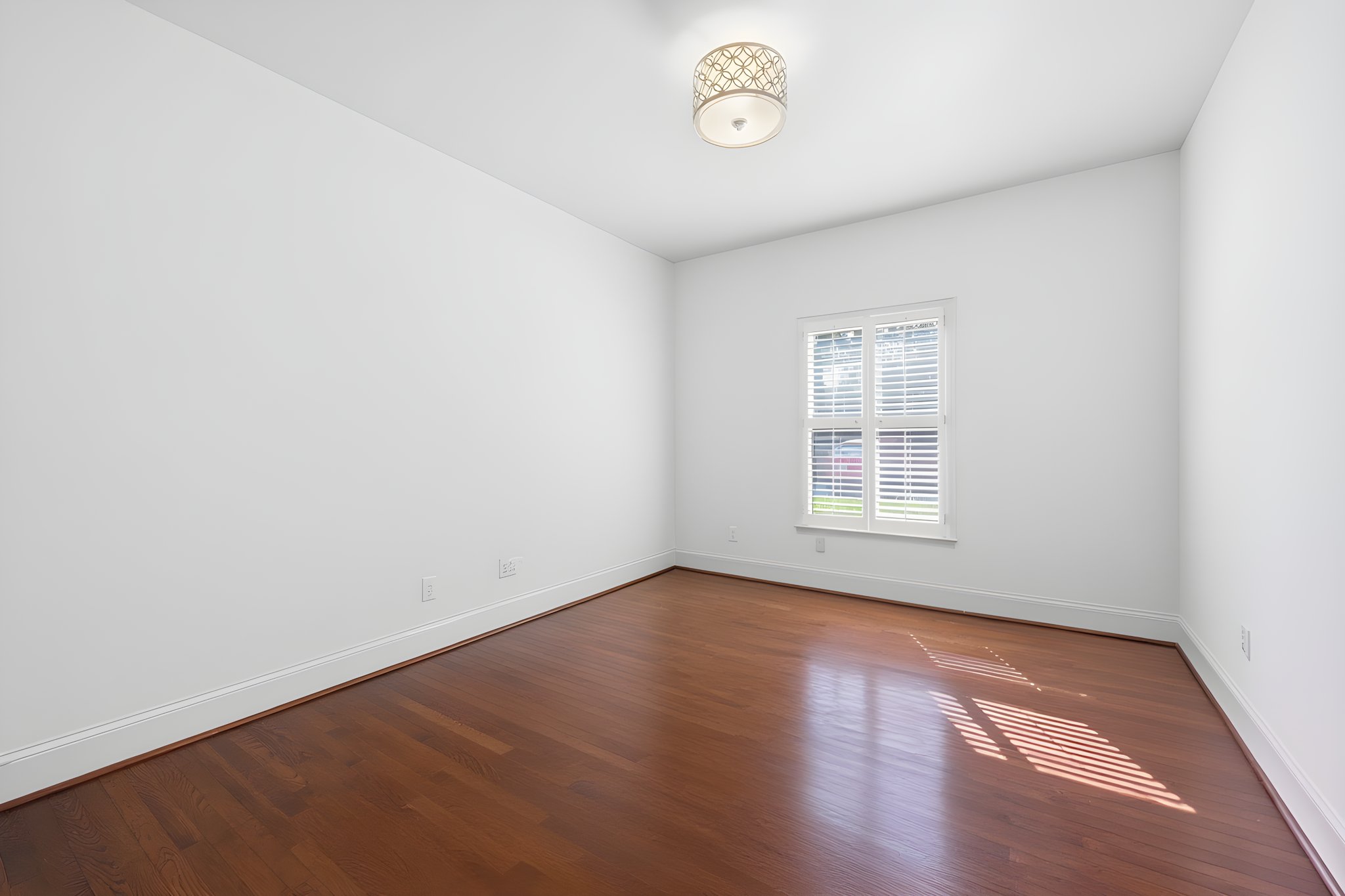 Selwyn Ave 21 furniture removed.jpeg