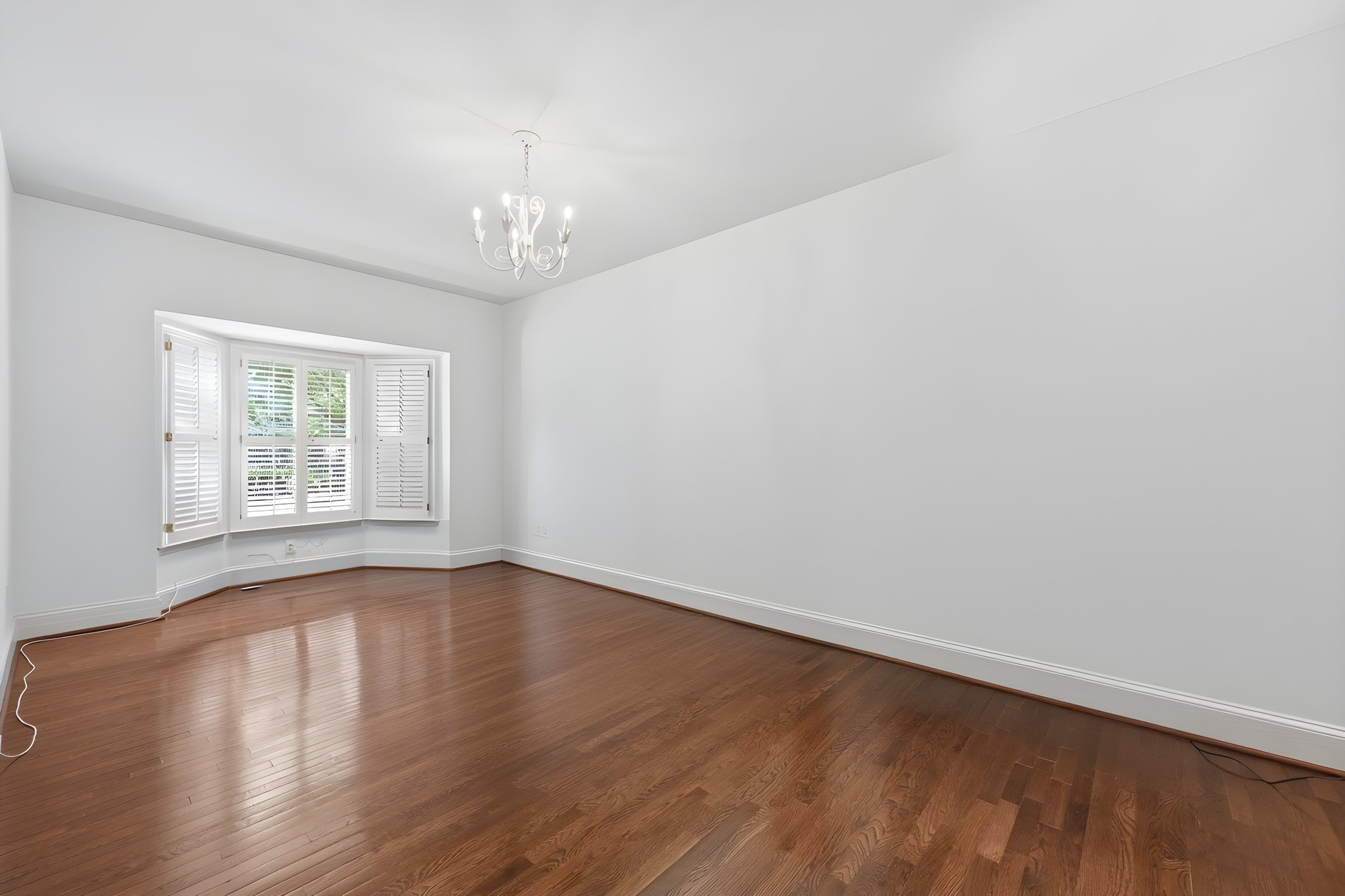 Selwyn Ave 25 furniture removed.jpeg