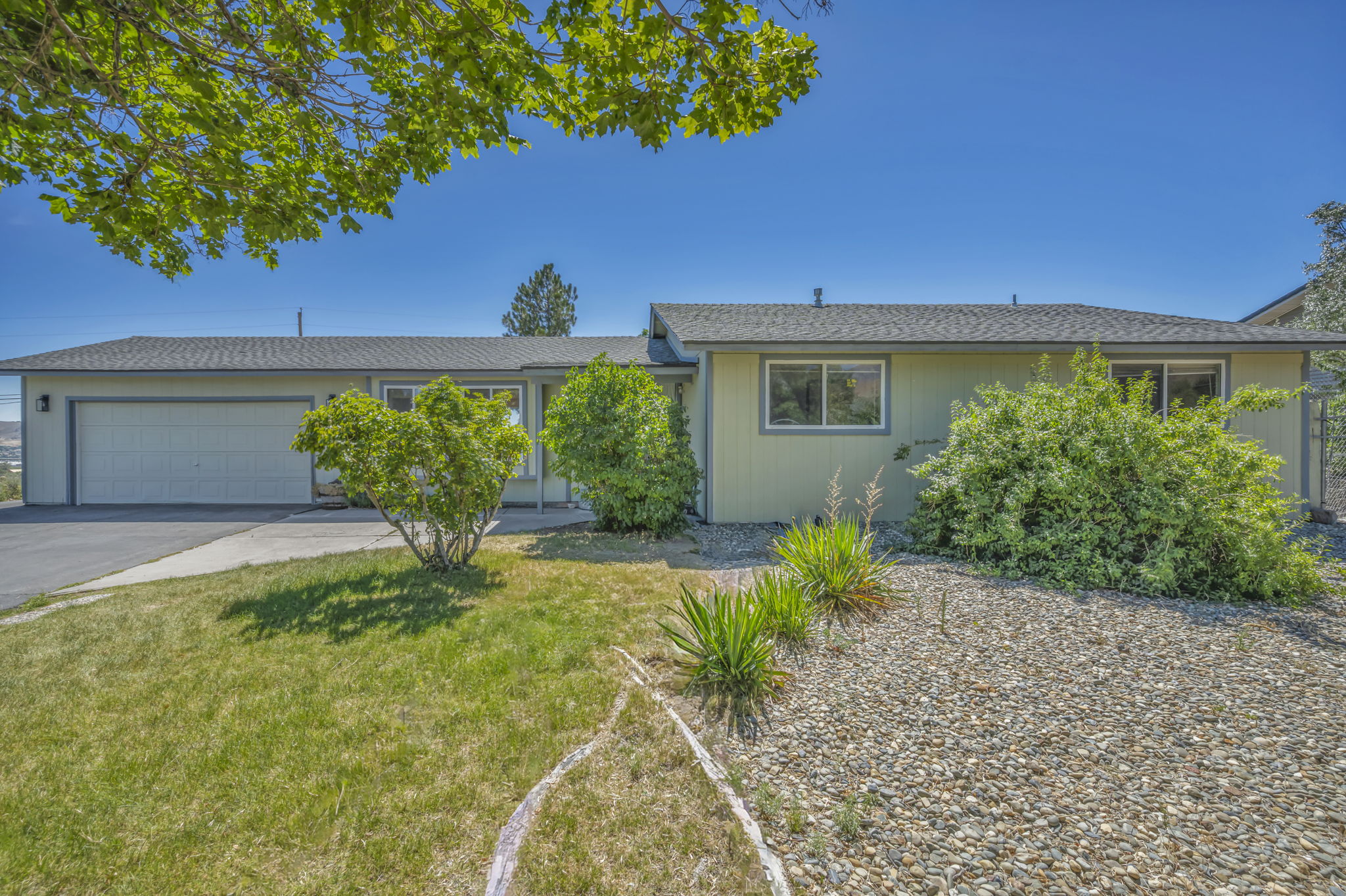 2440 Seneca Dr_62