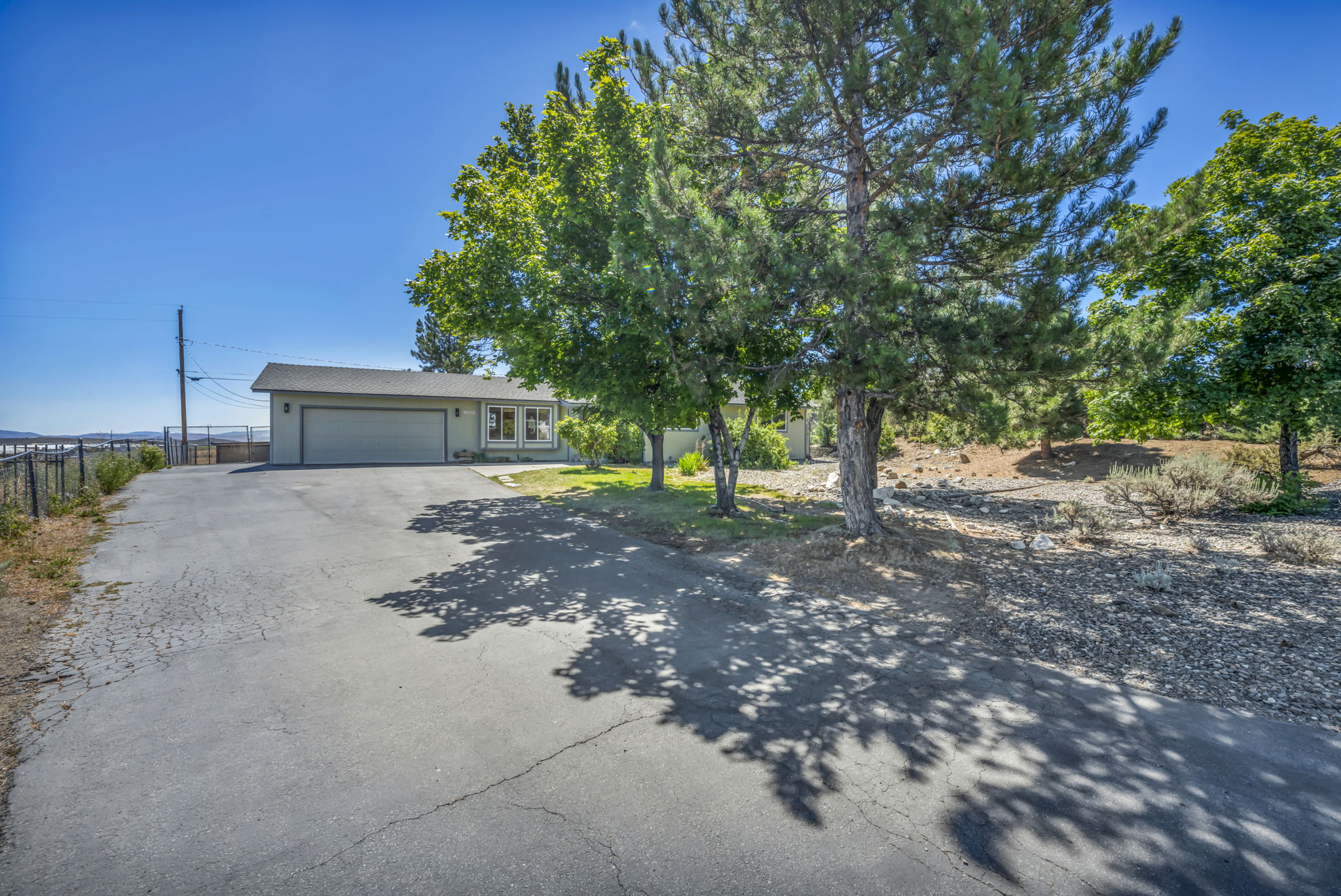 2440 Seneca Dr_64