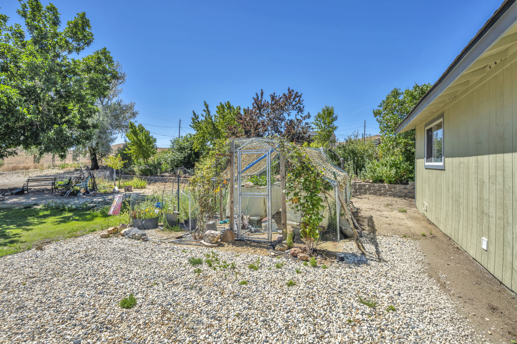 2440 Seneca Dr_52