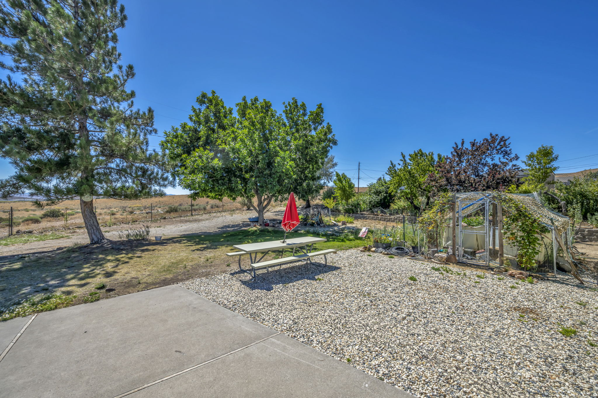 2440 Seneca Dr_53