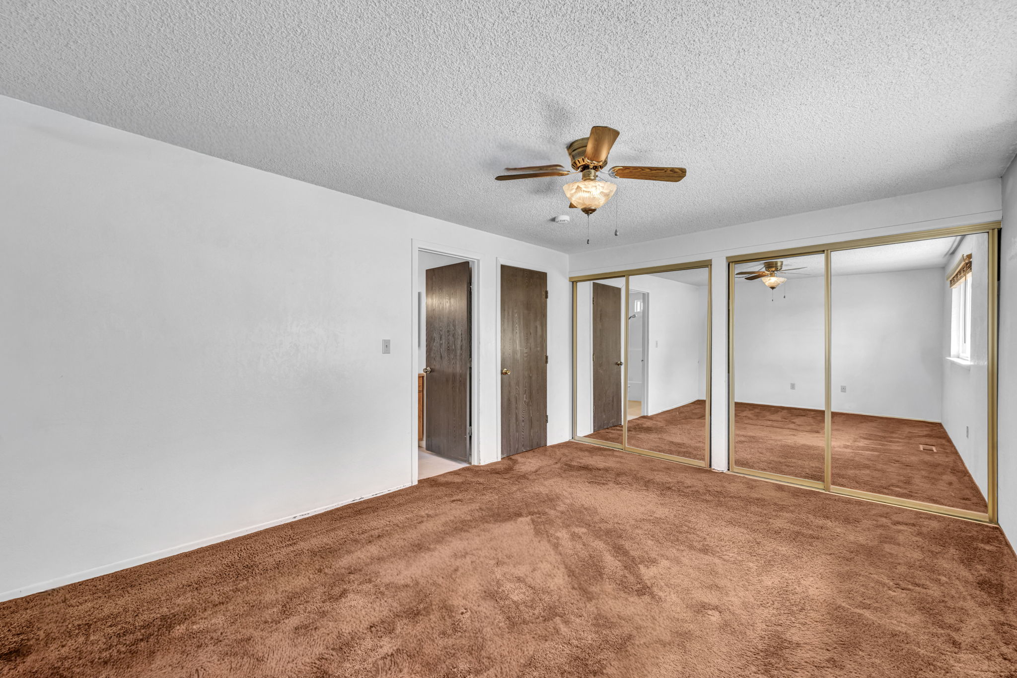 2440 Seneca Dr_43