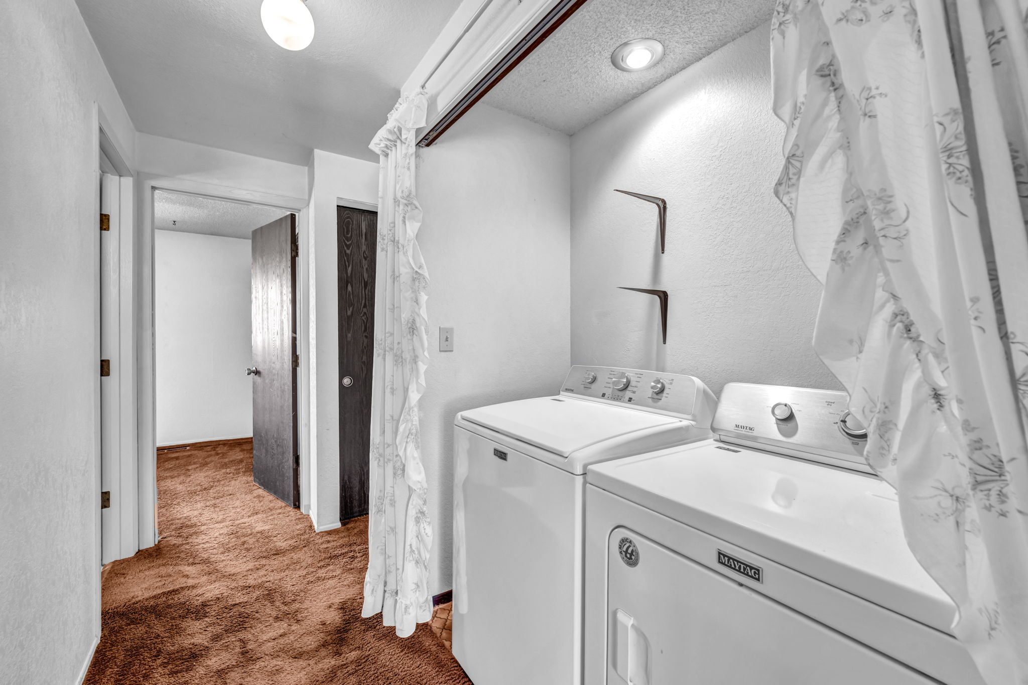 2440 Seneca Dr_40