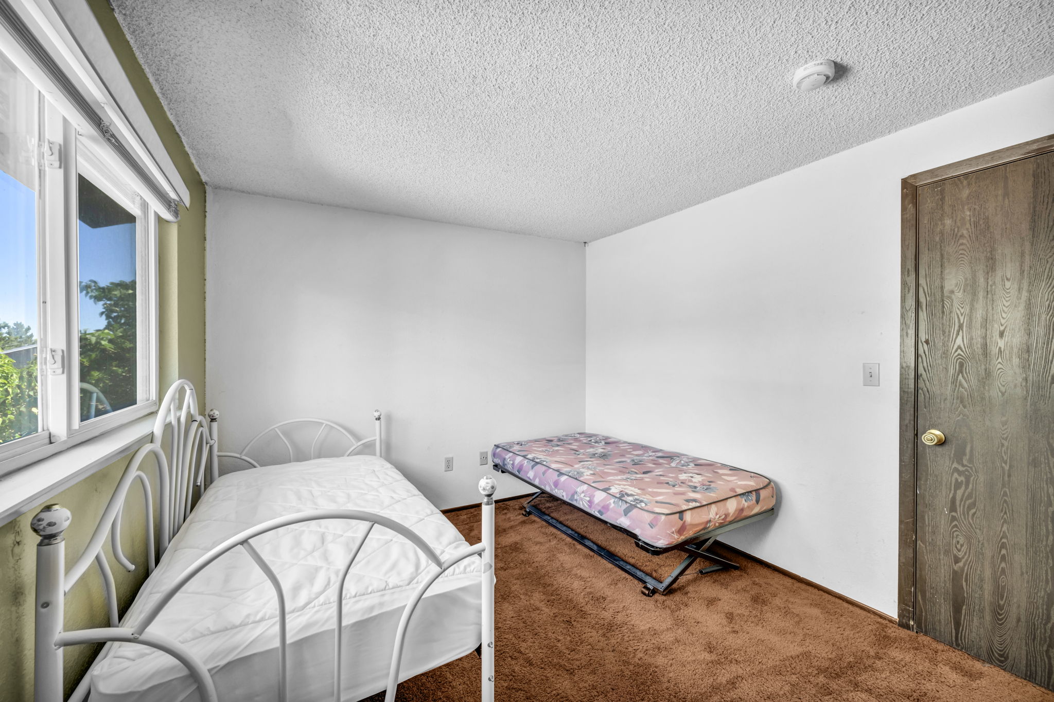 2440 Seneca Dr_31